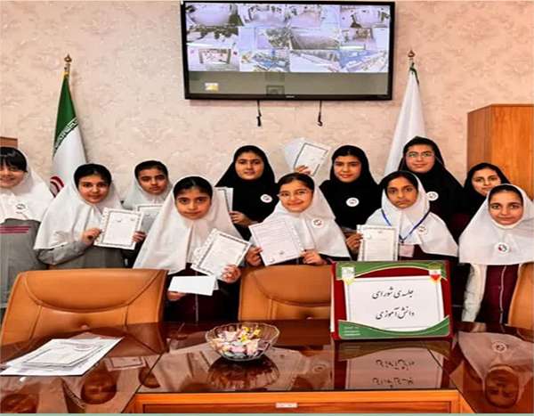 جلسه شورای دانش آموزی و تشکیل کمیته ها